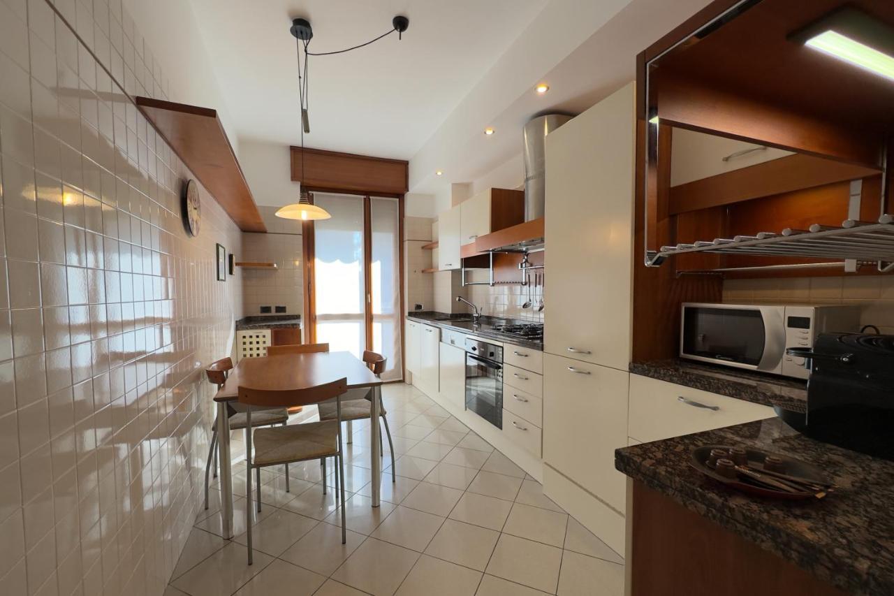 Best Way Rent - Apartments Near Tre Torri District Мілан Екстер'єр фото